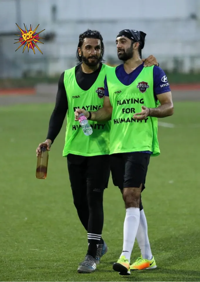 <em>Armaan Ralhan's Buddy Talk With His Befikre Co-Star Ranveer Singh Over Football</em>