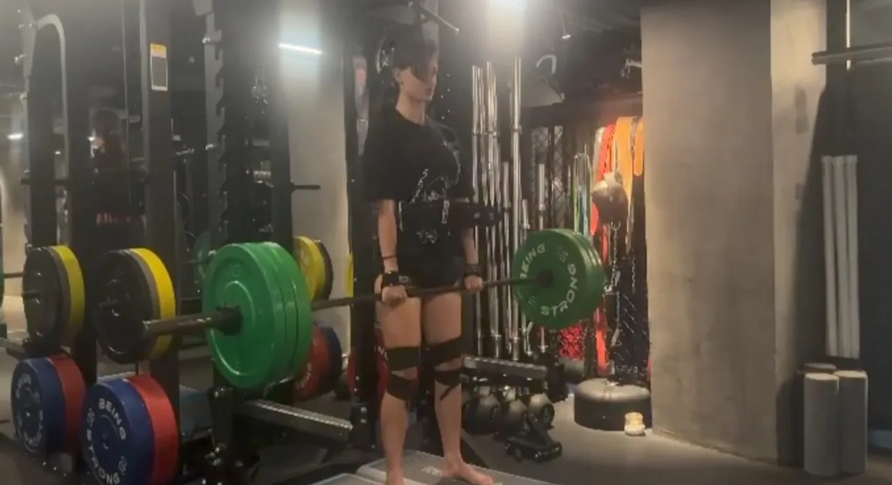 Disha Patani lifts 80 kg weights in new workout video – fans impressed
