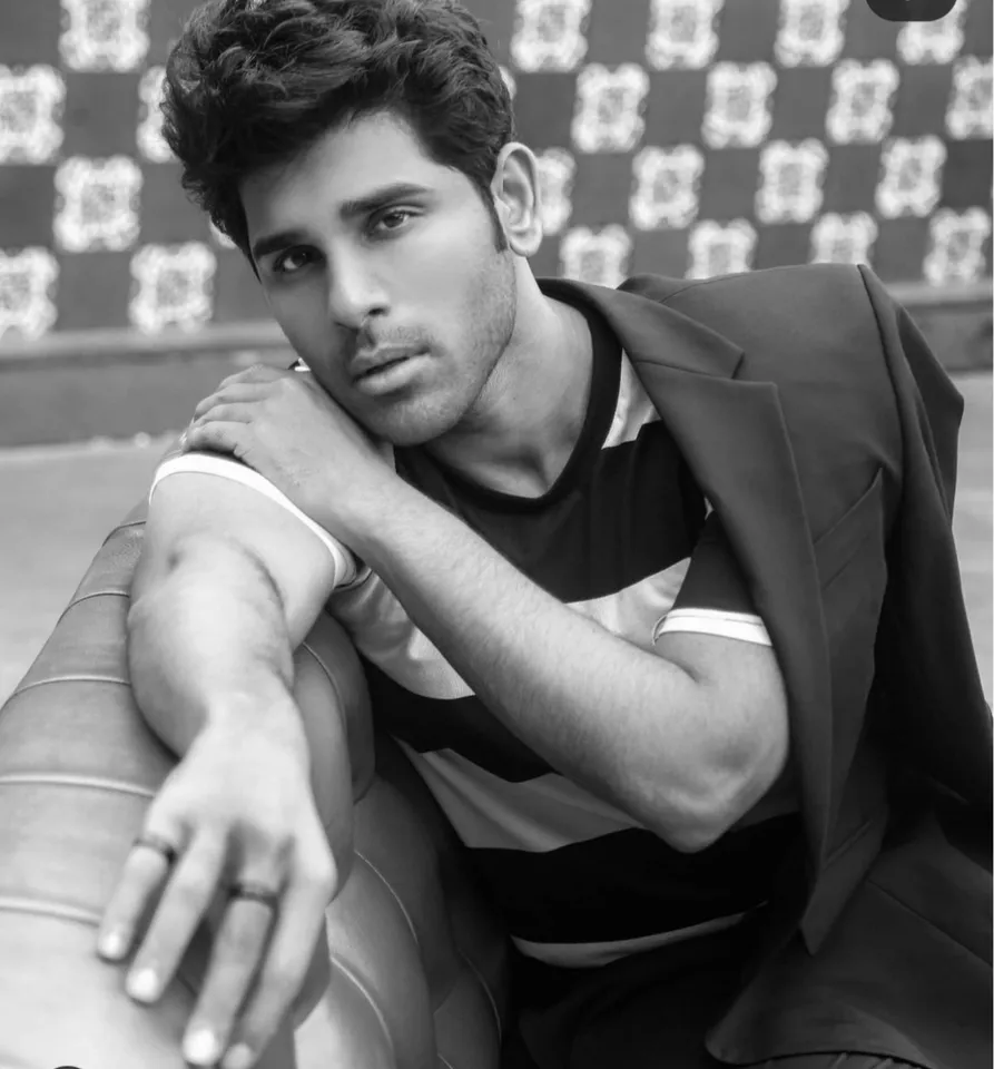 Allu Sirish showcases his dapper new look on social media!