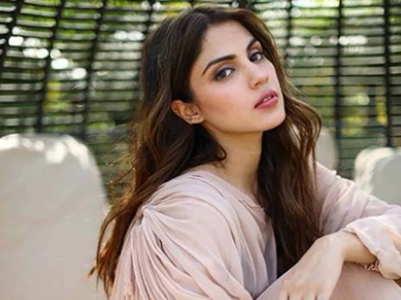 Rhea Chakraborty Goes On A House Hunt In Bandra! Read More Deets INSIDE!