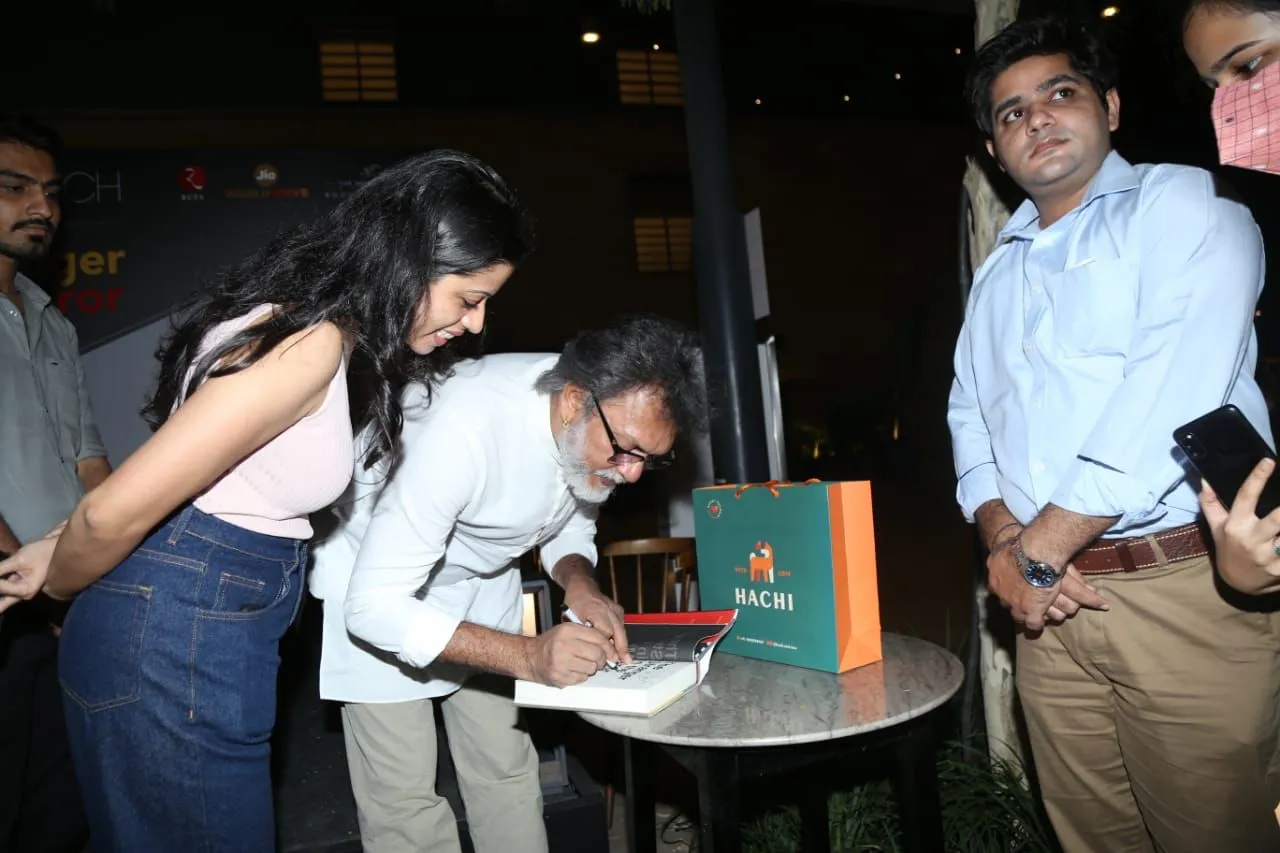 Ace filmmaker, Rakeysh Omprakash Mehra launches his autobiography, 'The Stranger in the Mirror'!