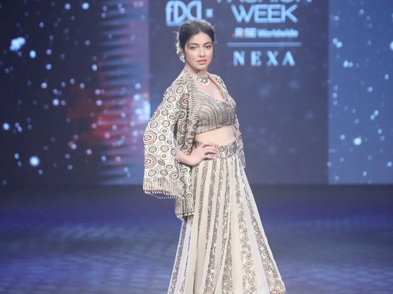 Divya Khosla Kumar slays as the showstopper at Lakme Fashion Week 2022.