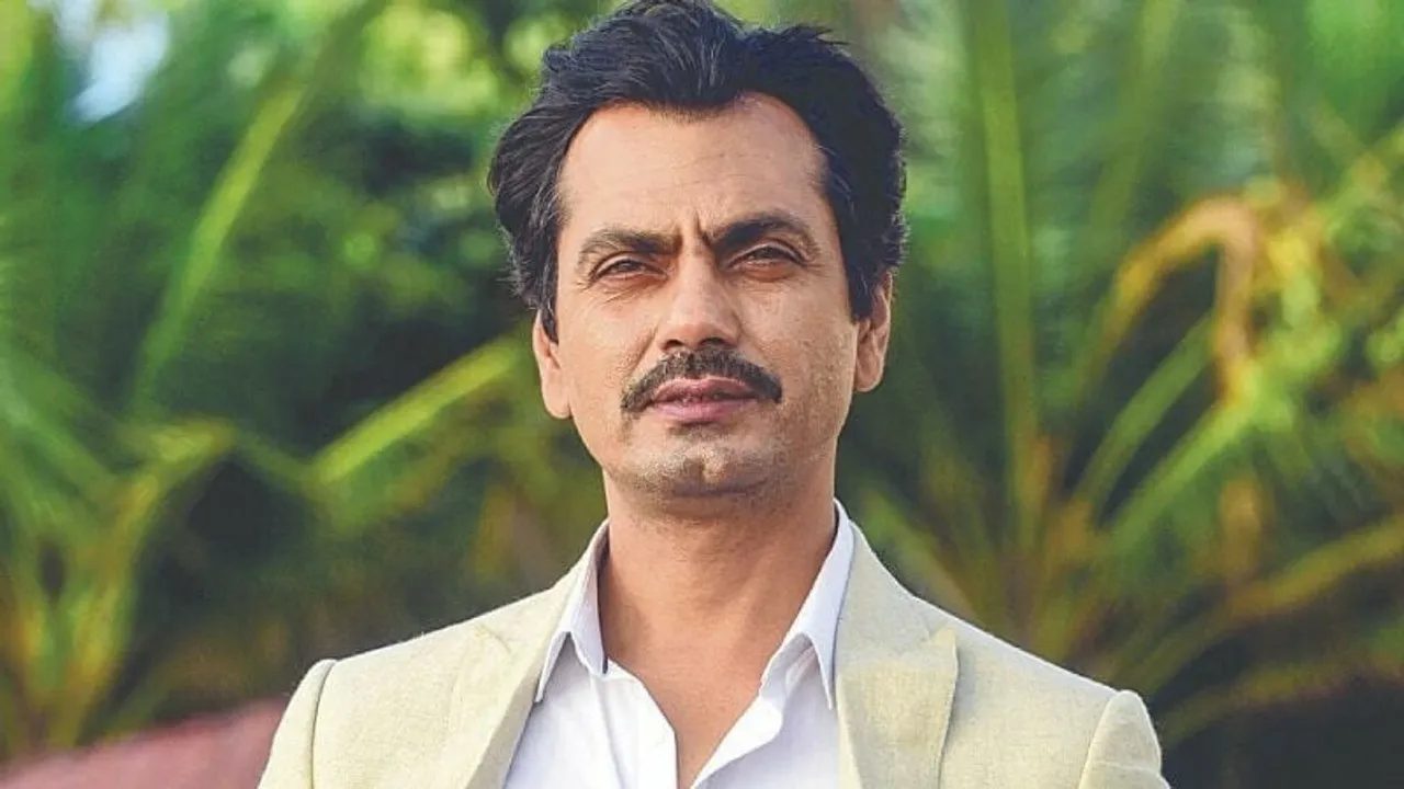 Nawazuddin Siddiqui ditches the car and opts for Mumbai local to save time traveling amidst traffic!