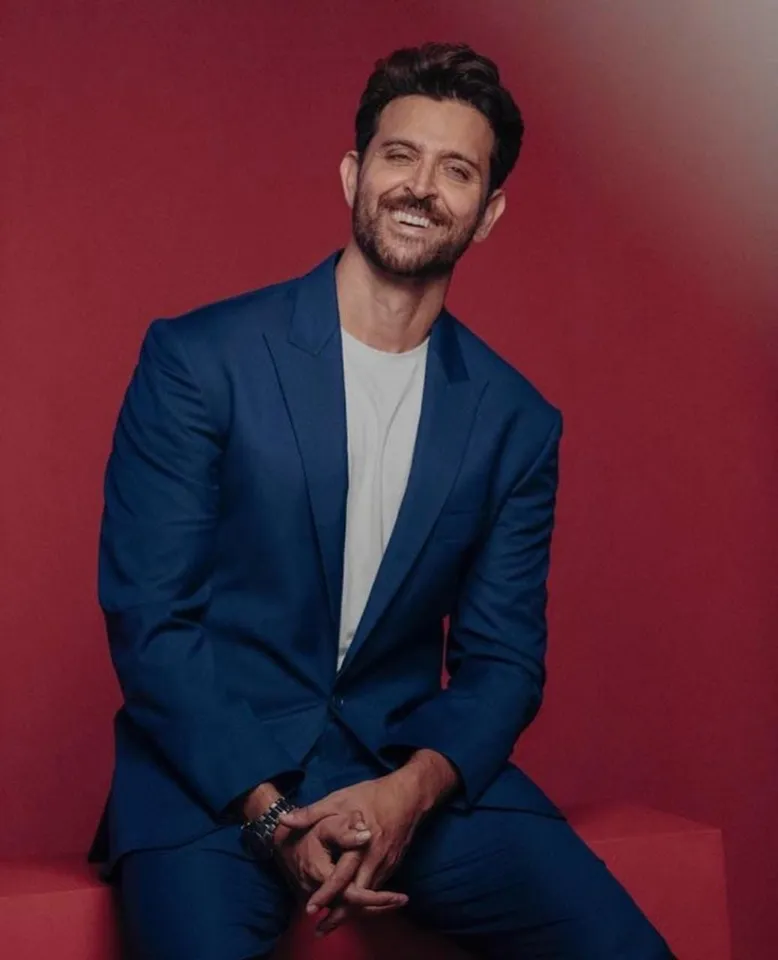 Hrithik Roshan pens a wonderful tribute to Paralympians and Teachers on Teacher's Day