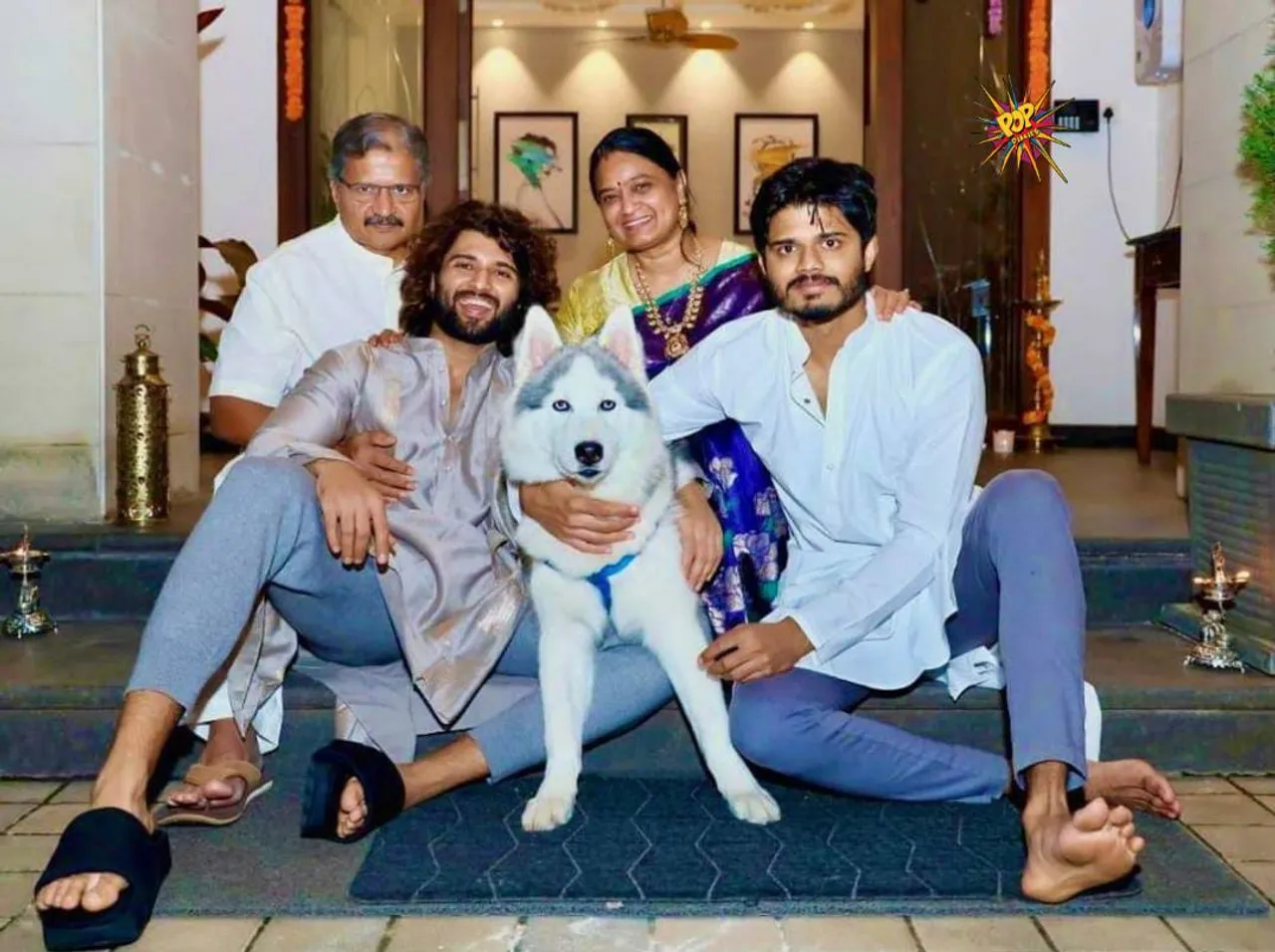 Watch the funny video of Vijay Deverakonda and family fleeing in a private jet