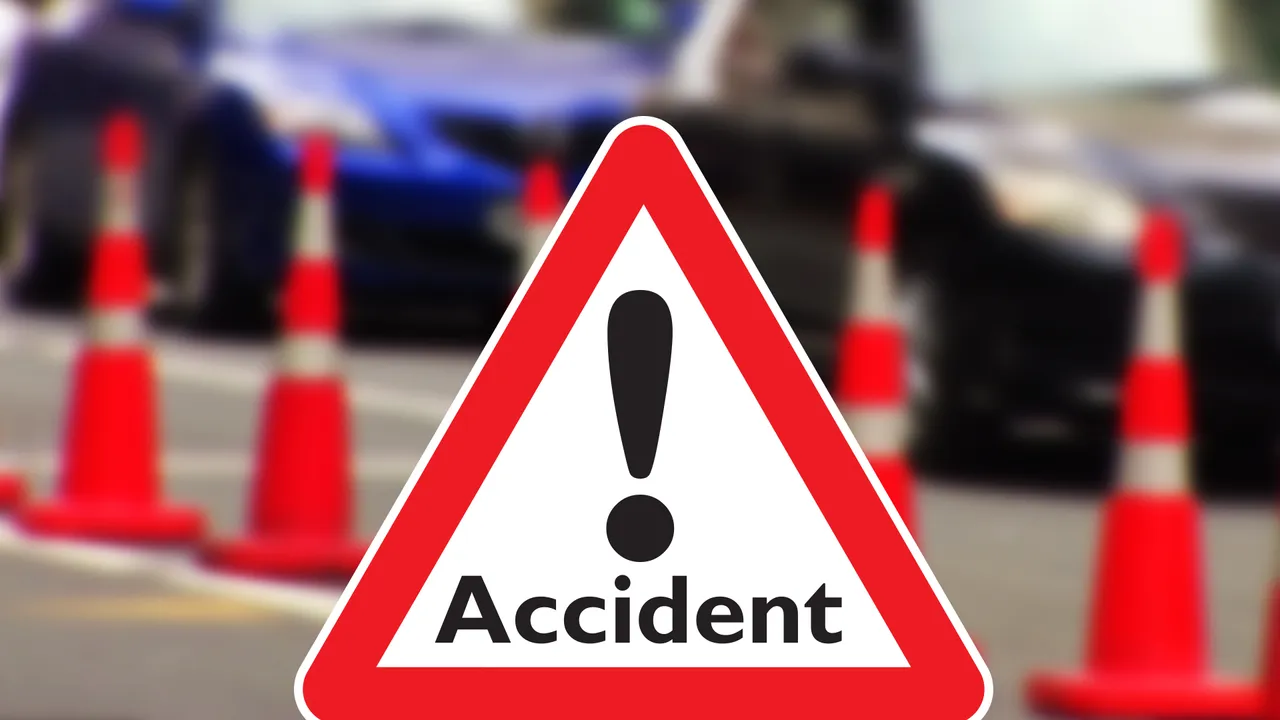 Jabalpur Road Accident :जबलपुर में दर्दनाक रोड एक्सीडेंट, हादसे के दौरान 2 की मौत 1 घायल