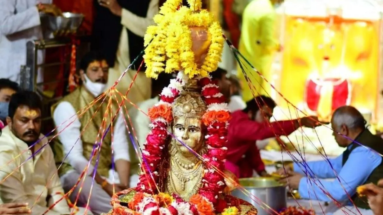 श्री राम भक्ति के रंग में डूबा इंदौर, रणजीत अष्टमी पर राम मंदिर की झांकी के साथ धूमधाम से निकाली गयी प्रभात फेरी,
