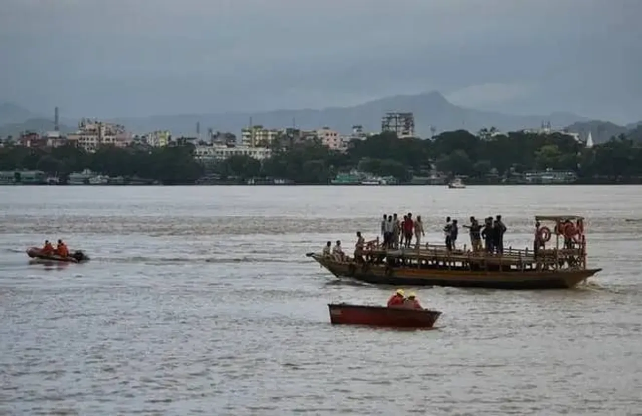 Assam: Four Missing As Country Boat Capsizes In Brahmaputra