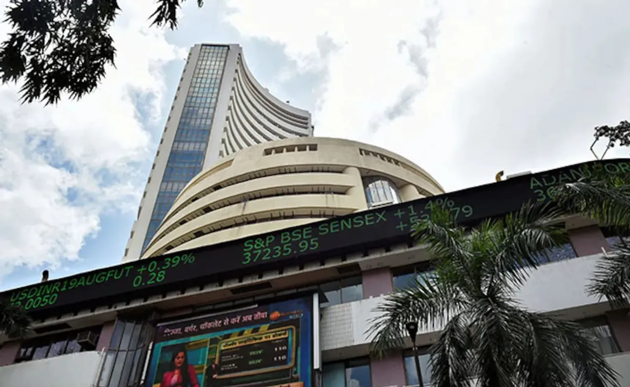 Markets Witness Upturn With Huge Gains, Rupee Rises Sharply