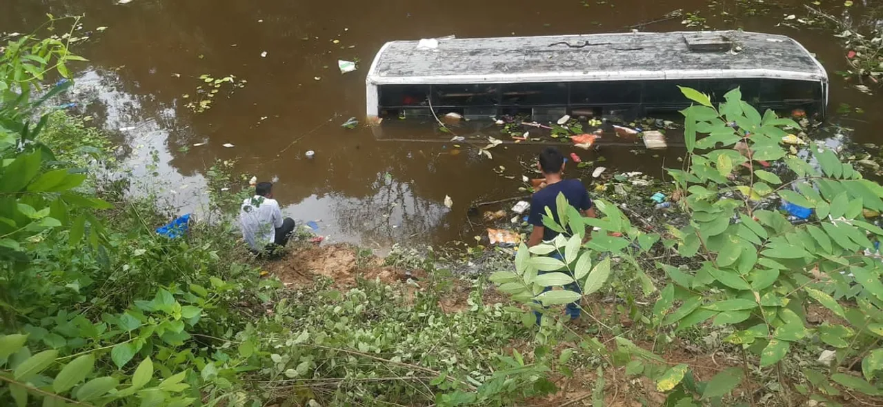 At Least 35 Injured as Bus Falls Into Pond In Assam's Golaghat