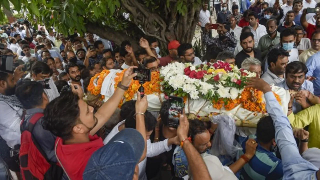 Comedian Raju Srivastava Cremated in Delhi