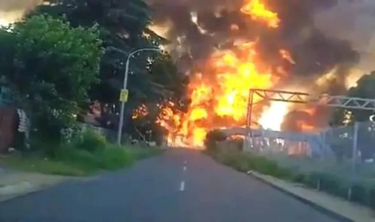 8 Killed, Several Injured as Fuel Tanker Explodes in South Africa