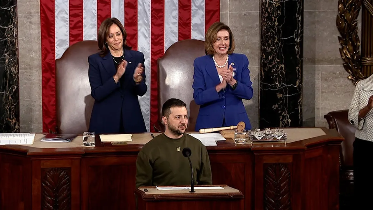 'Ukraine Is Alive and Kicking': Zelenskyy Gets Roaring Applause at US Congress