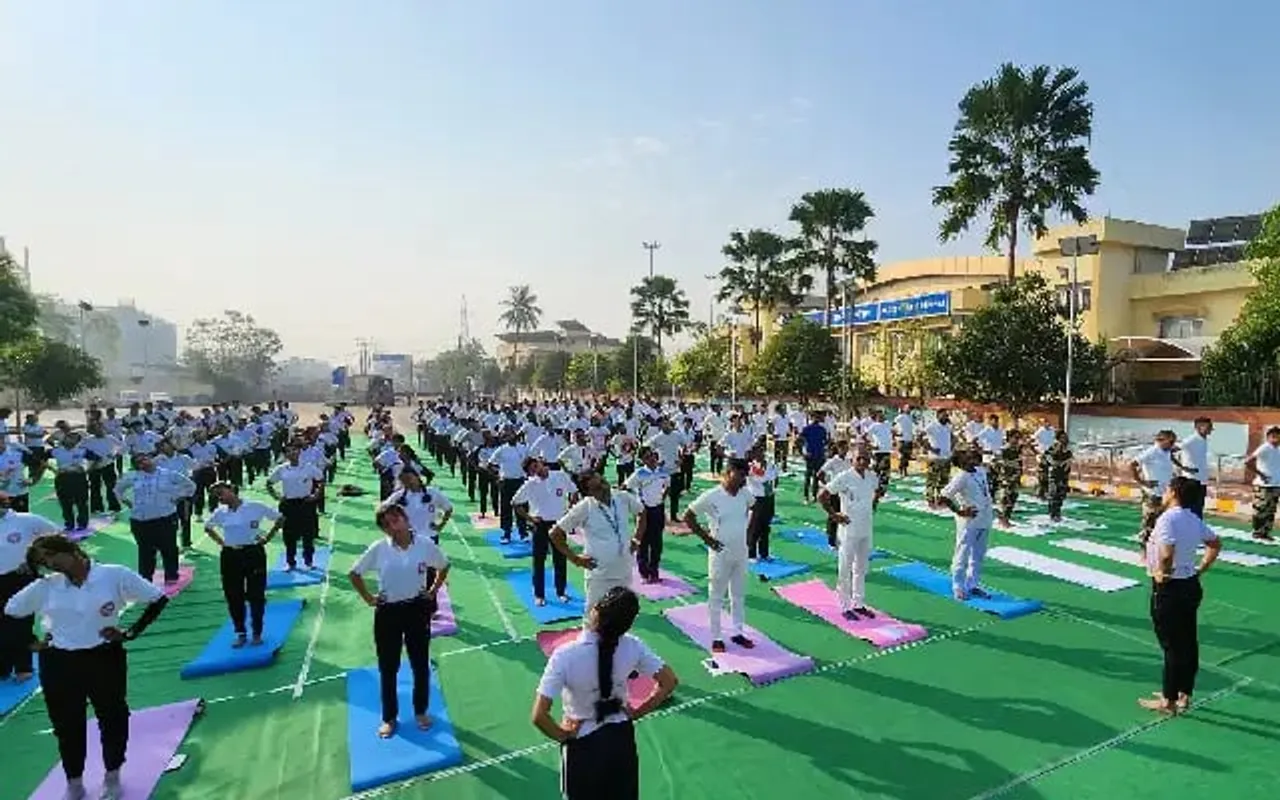 ICFAI Tripura Organizes Yoga Demonstration At Indo-Bangladesh Border