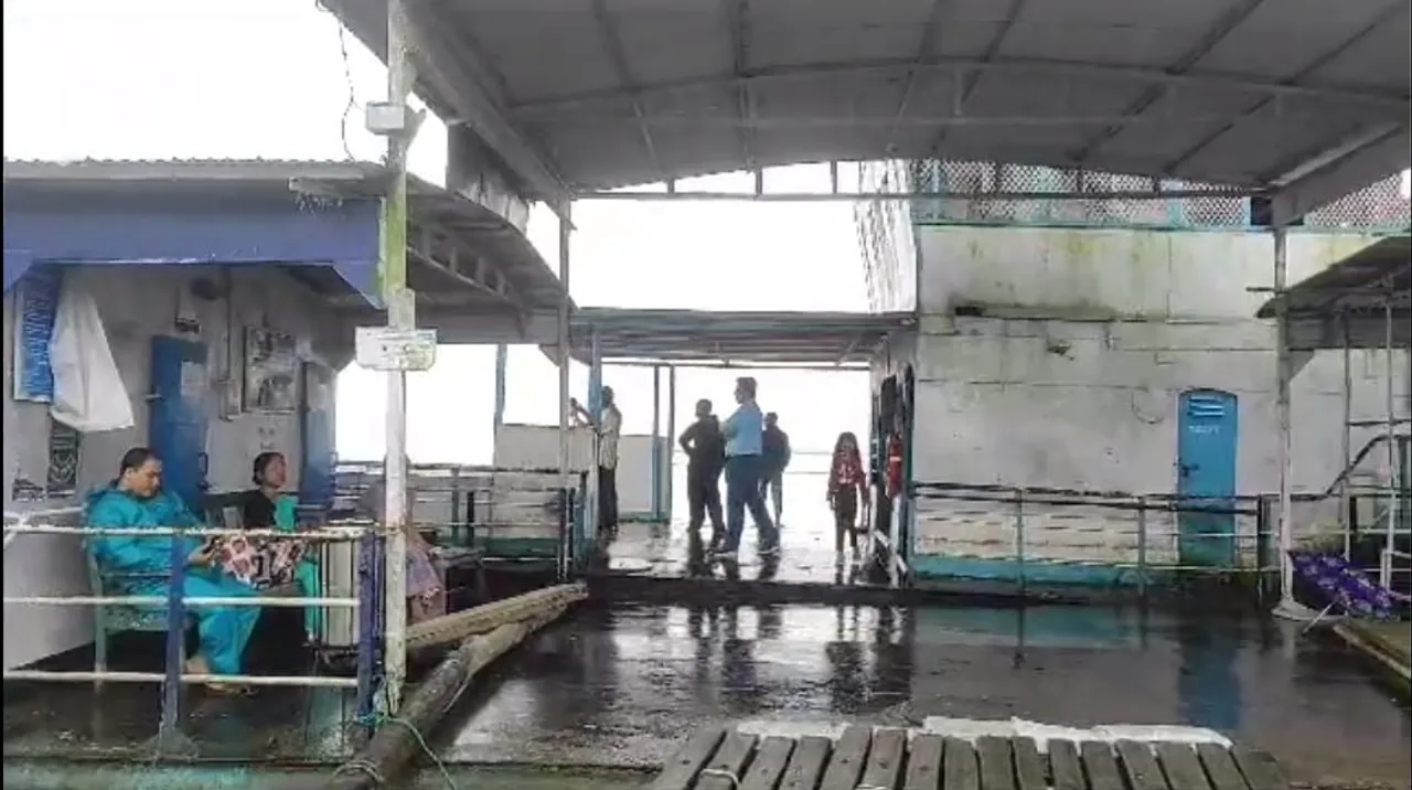 Ferry With 98 Onboard Stranded On Brahmaputra In Assam's Majuli