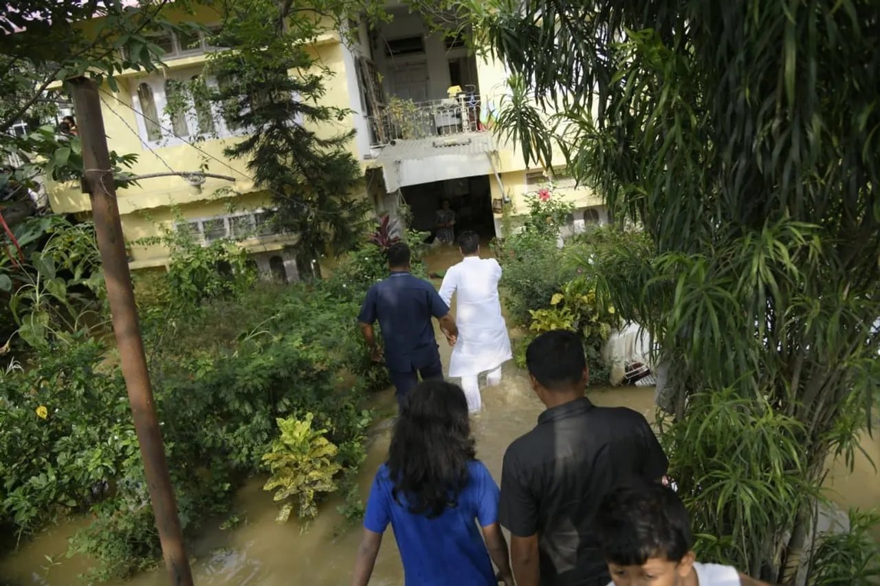 Rajgarh Water Gush: Ashok Singhal Takes Stock of Situation