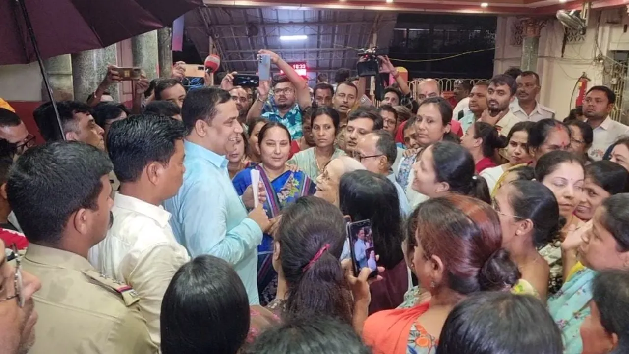 Guwahati: Locals Gherao Jayanta Mallabaruah at Kamakhya Temple