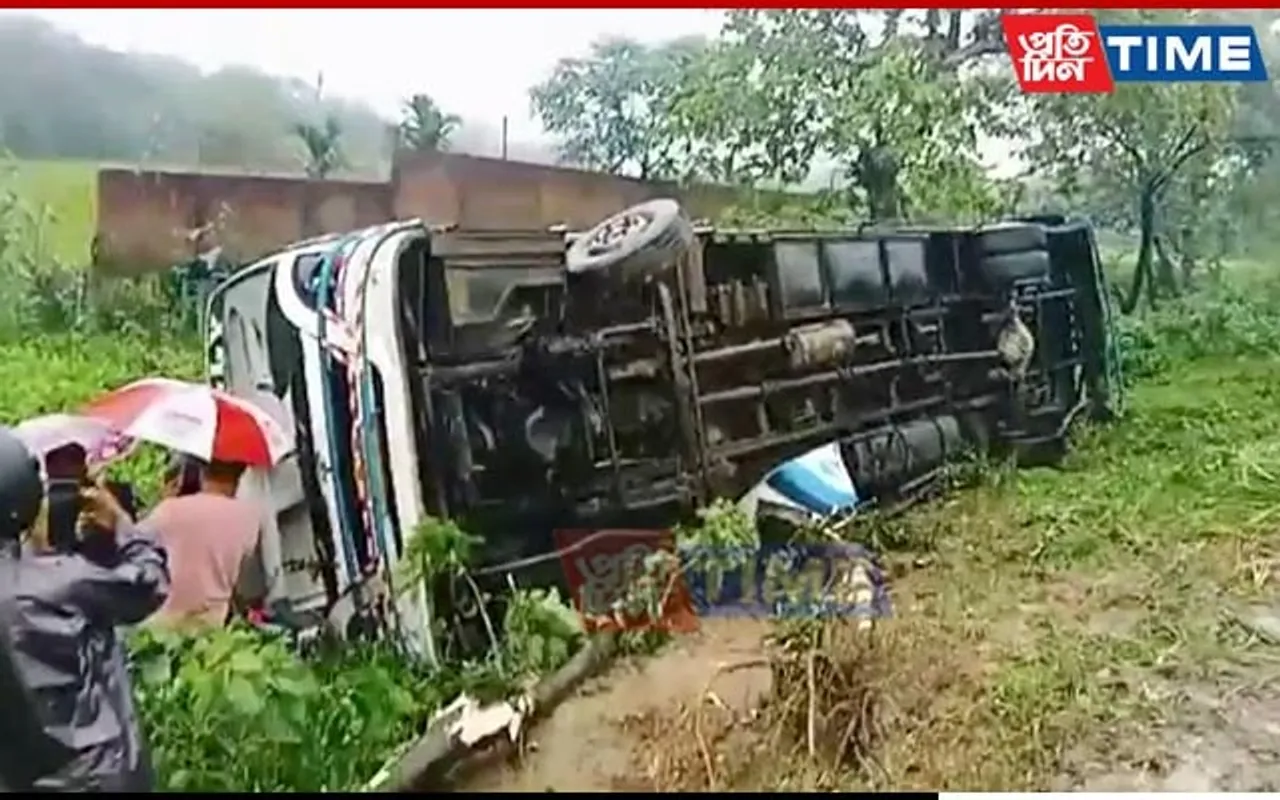Assam: 40 Injured as Bus Hits Roadside Tree In Dhubri