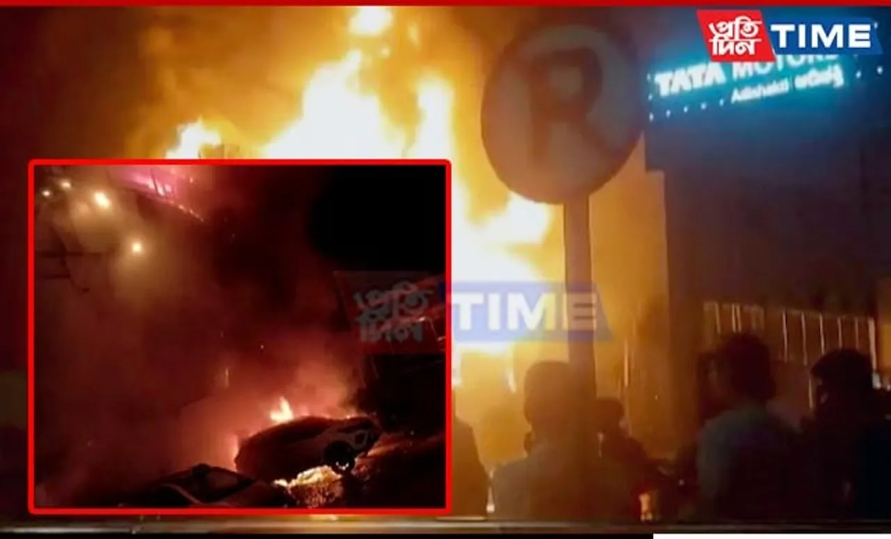 Massive Fire Engulfs Car Showroom in Karnataka, 6 Vehicles Destroyed