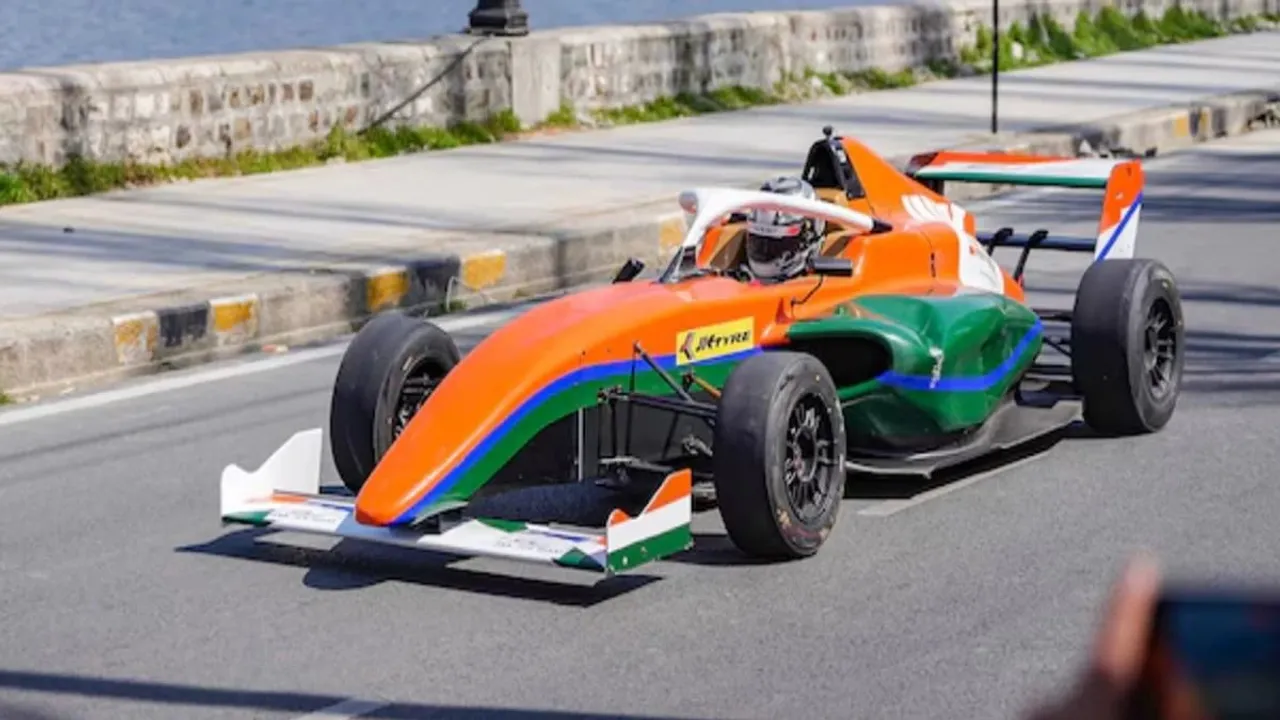 PM Modi Lauds X User's Tweet on Spectacular Formula-4 Car Show in Kashmir