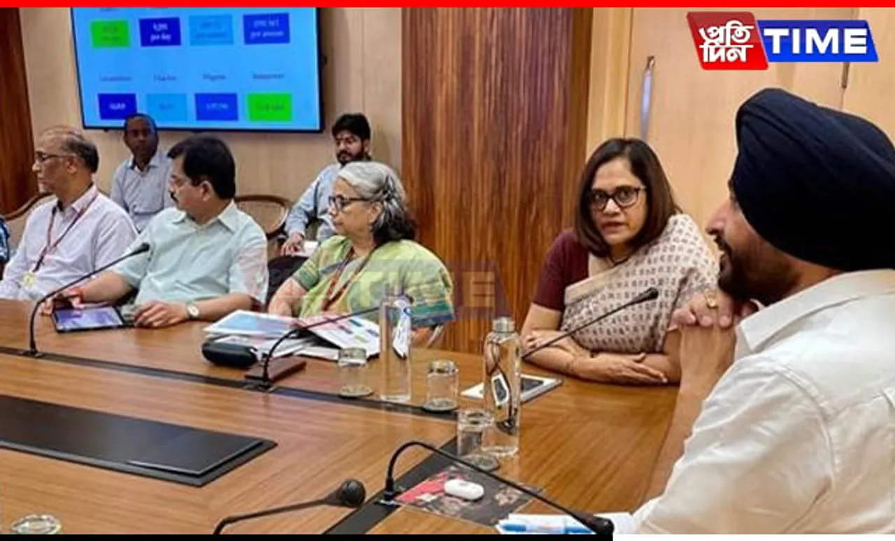 Union Minister Ravneet Conducts High-Level Review Meeting with Railway Board Members