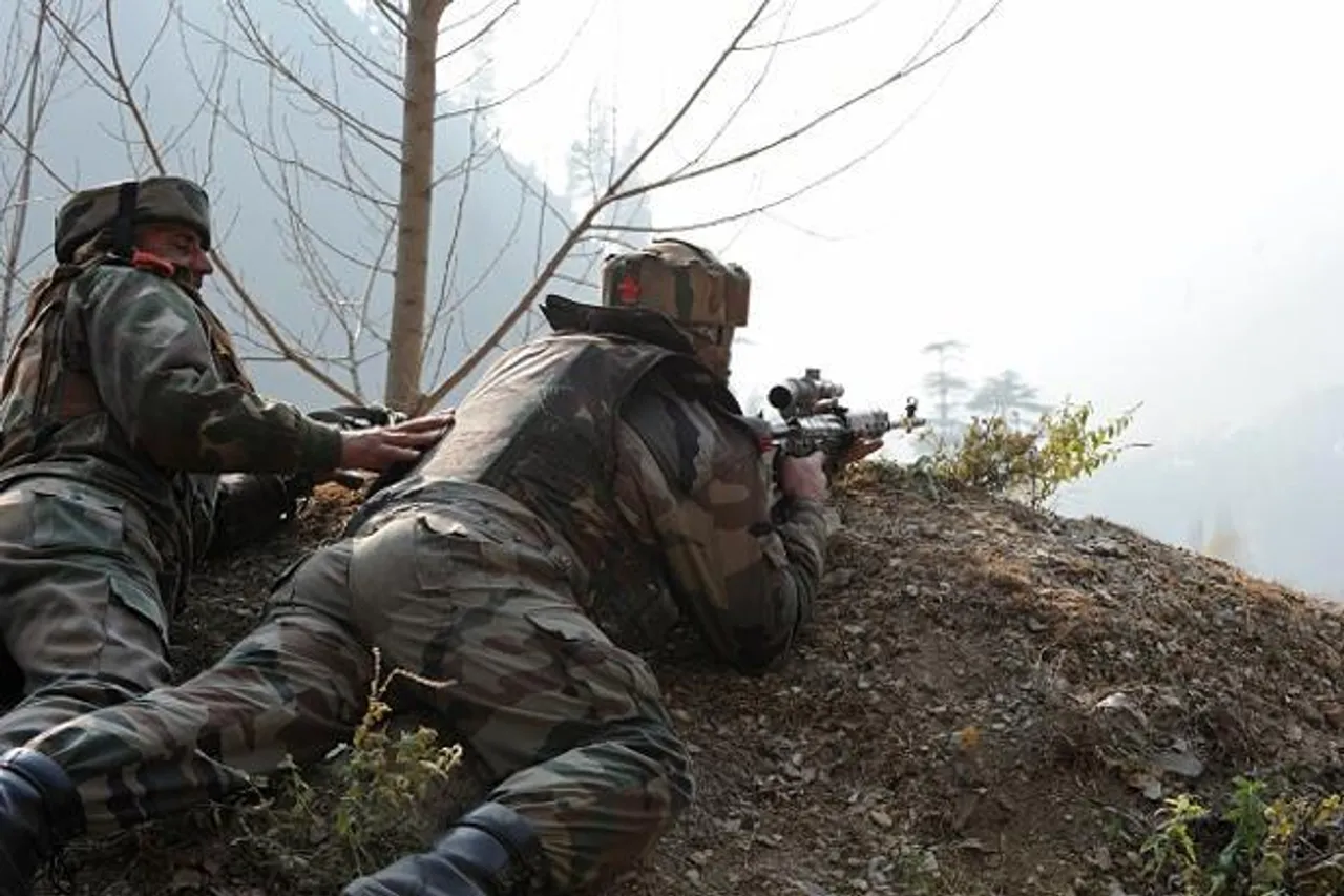 Pak violates ceasefire; heavy shelling along LoC