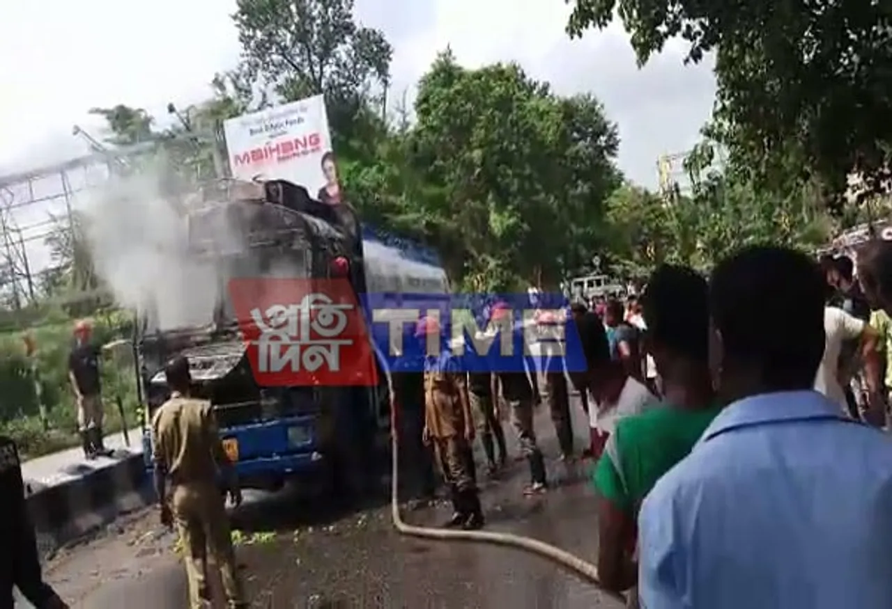 Oil tanker catches fire in Khanapara