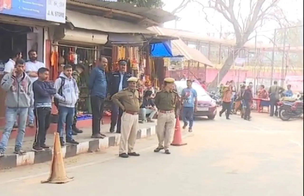 Bollywood Actors Visit Kamakhya Temple