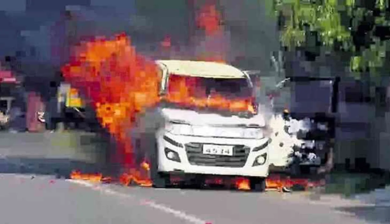 Andhra Pradesh: Car With 3 People Inside Set On Fire In Broad Daylight