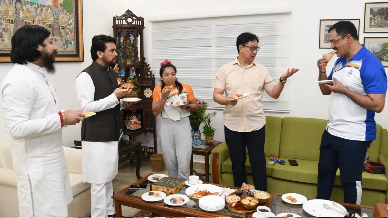 Olympic Medalist Mirabai Enjoys Pizza With Union Minister Kiren Rijiju After Her Return
