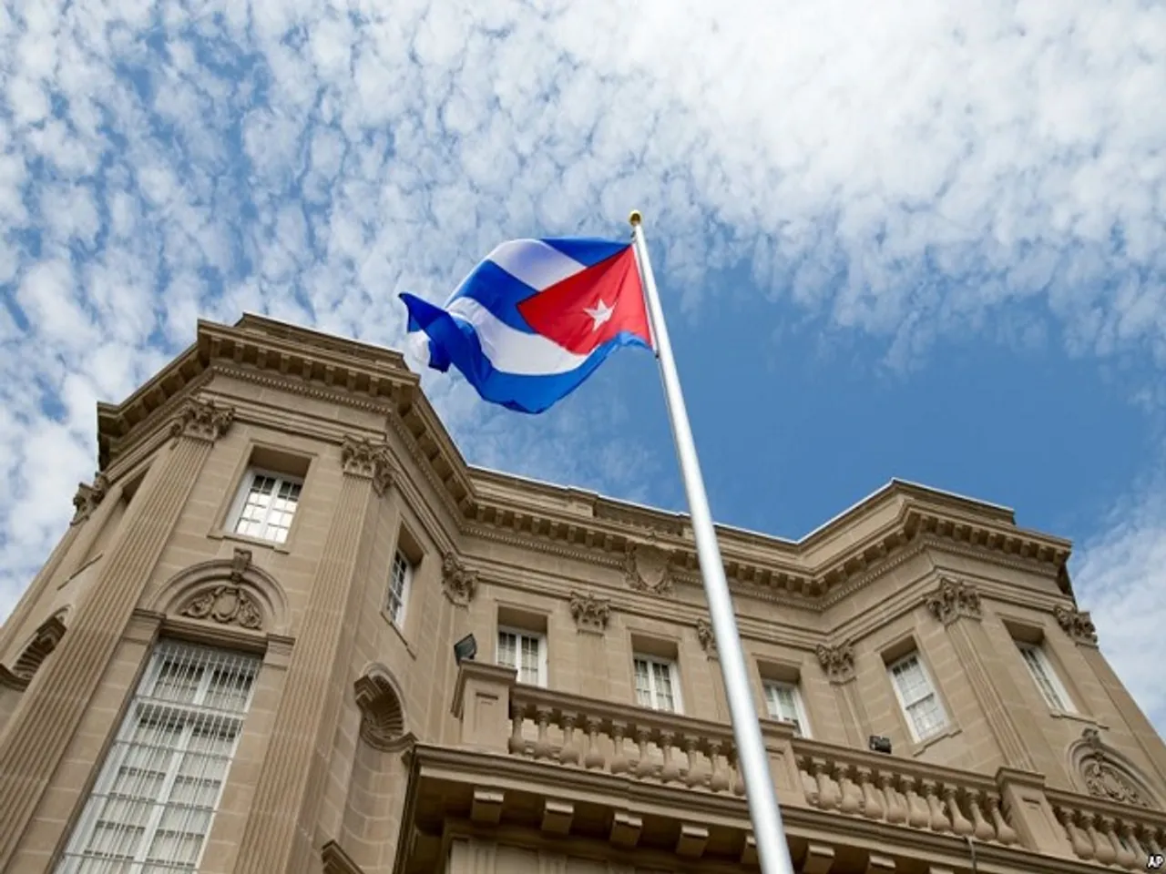 U.S. expels 15 Cuban diplomats
