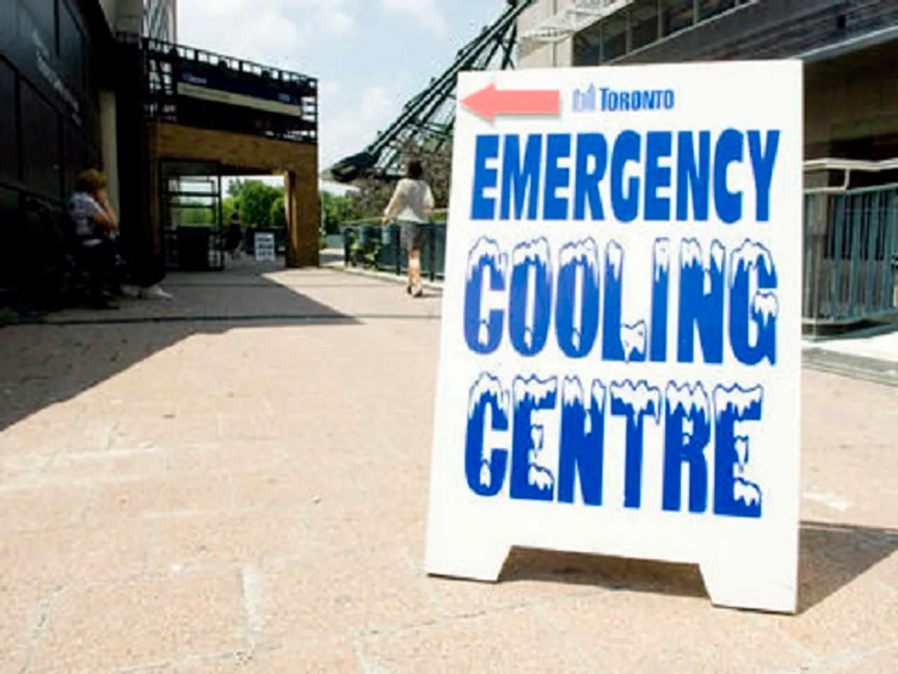 Stay Cool and Safe: Cooling centers opened in Toronto as Heat warning extended