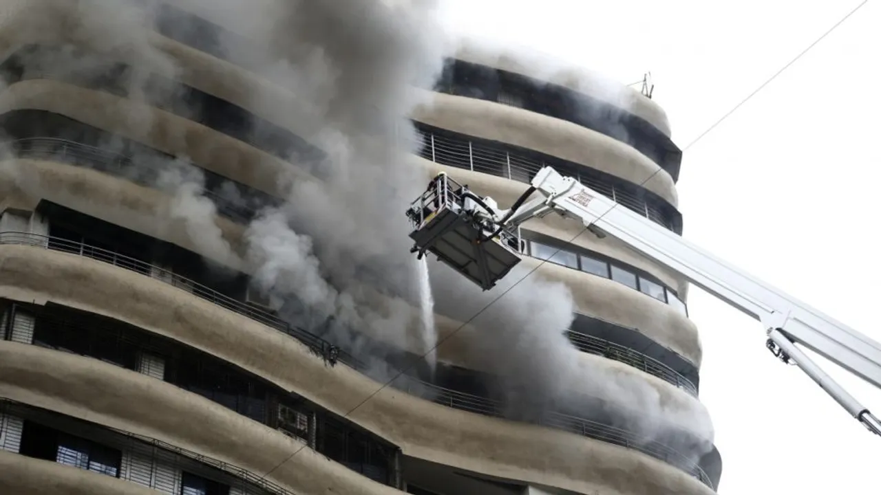 Fire in Mumbai high-rise, 4 dead, 21 injured