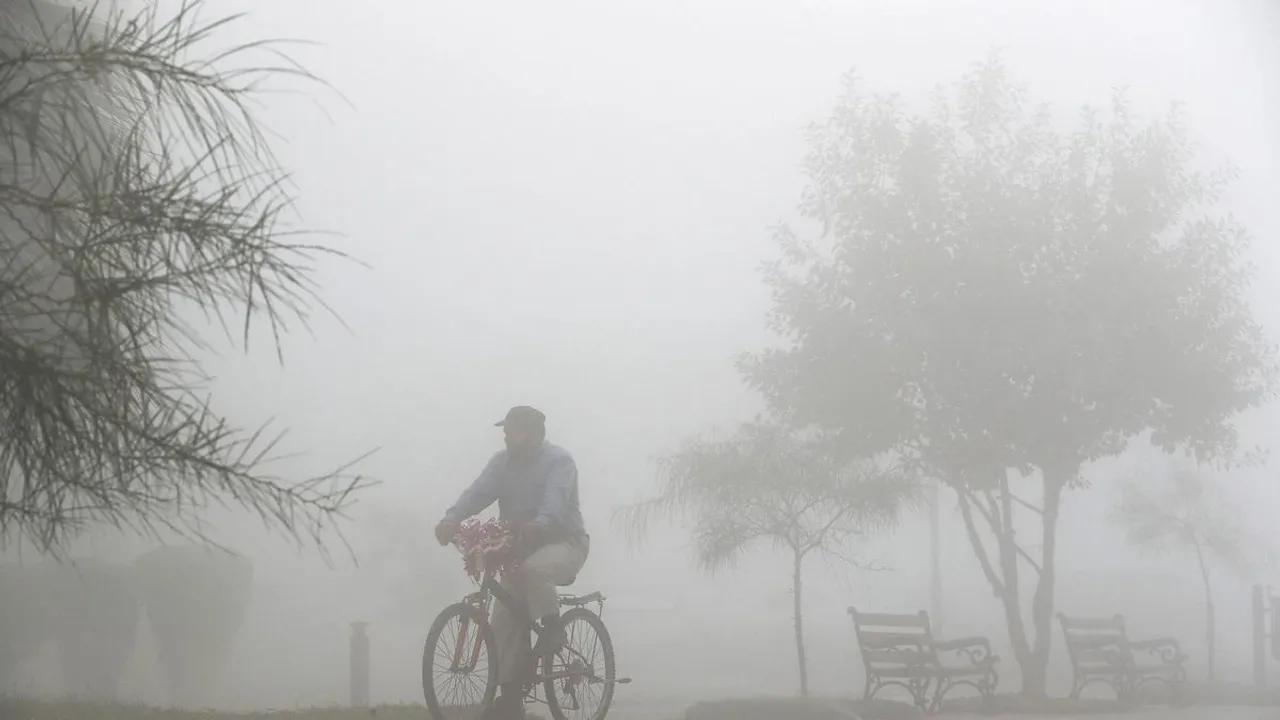 Fog expected to cause near-zero visibility in London on Tuesday morning