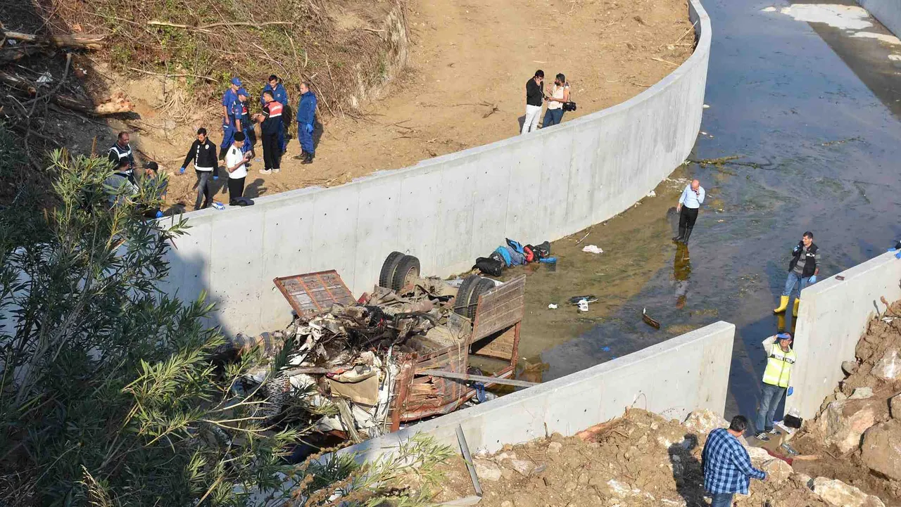 22 killed in migrant vehicle crash in Turkey