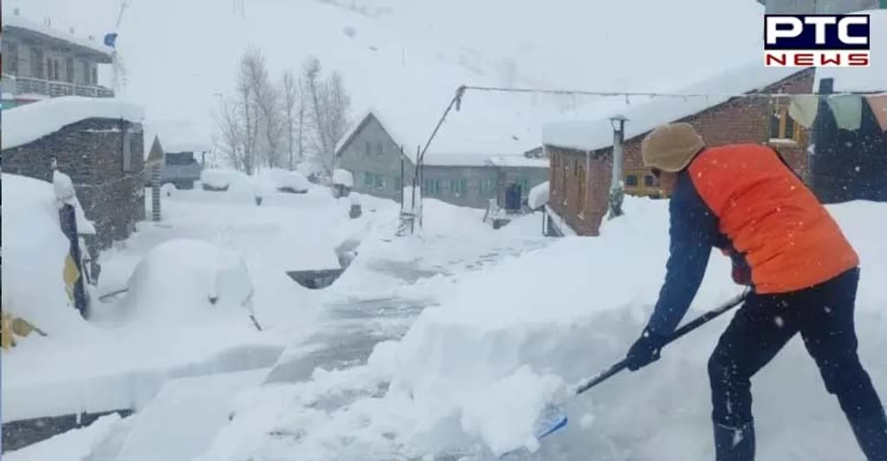 Snowfall:  ਭਾਰੀ ਬਰਫ਼ਬਾਰੀ ਕਰਕੇ 4 ਰਾਸ਼ਟਰੀ ਰਾਜ ਮਾਰਗ ਤੇ 731 ਸੜਕਾਂ ਬੰਦ