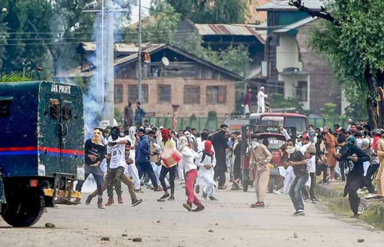Army jawan killed in ceasefire violation; Man's death in grenade blast, other violence mar Eid in Kashmir