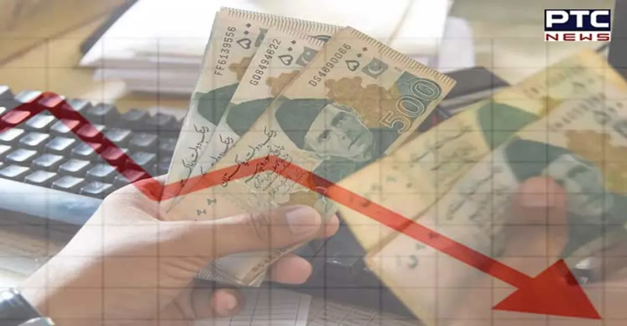 Pakistani rupee stands at 200 against US dollar, maintains downturn in market