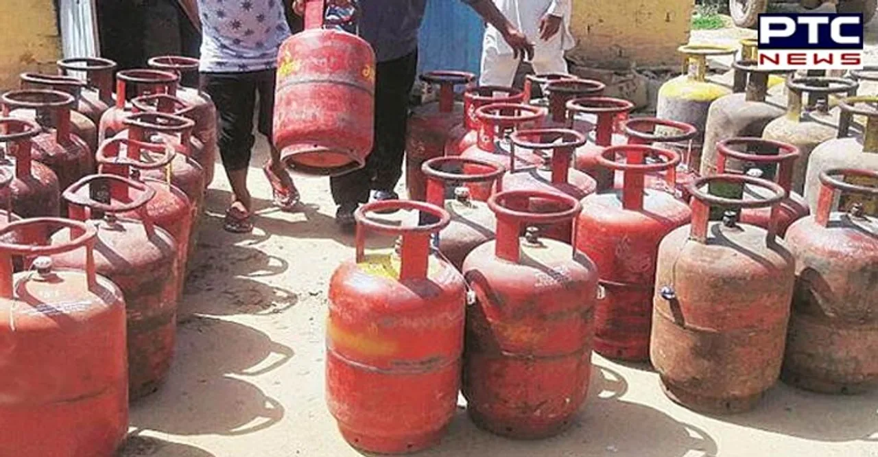 ਨਵੇਂ ਸਾਲ 'ਚ ਆਮ ਲੋਕਾਂ ਦੀ ਜੇਬ 'ਤੇ ਪਵੇਗਾ ਭਾਰੀ ਬੋਝ , LPG ਸਿਲੰਡਰ ਹੋਇਆ ਮਹਿੰਗਾ 