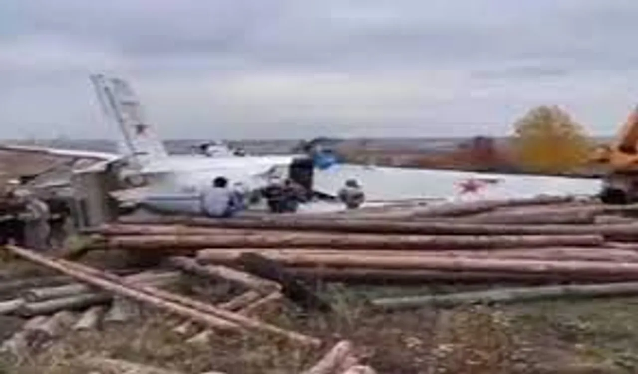 Plane crashes in Russia's Tatarstan, 16 killed