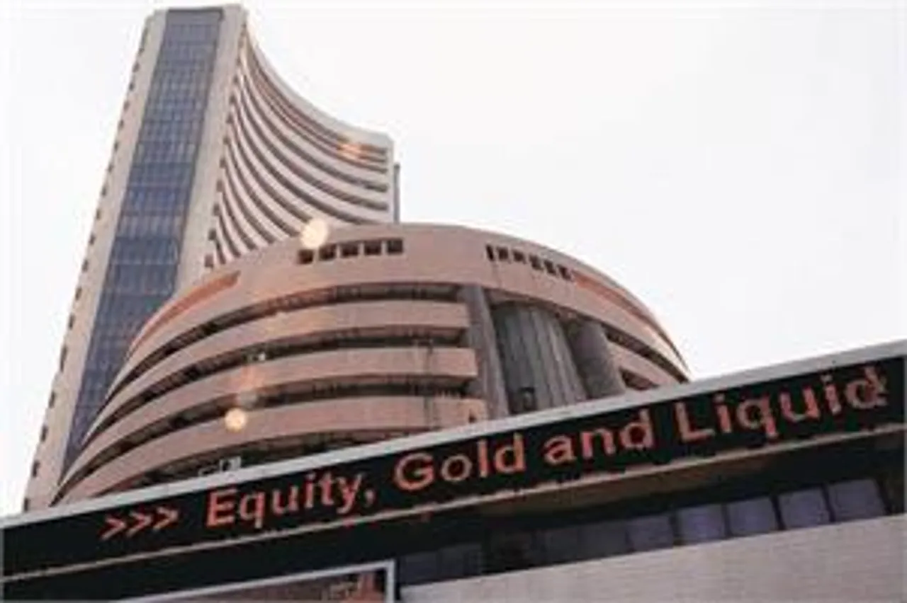 Sensex above 32,000 on funds inflows, earnings hopes