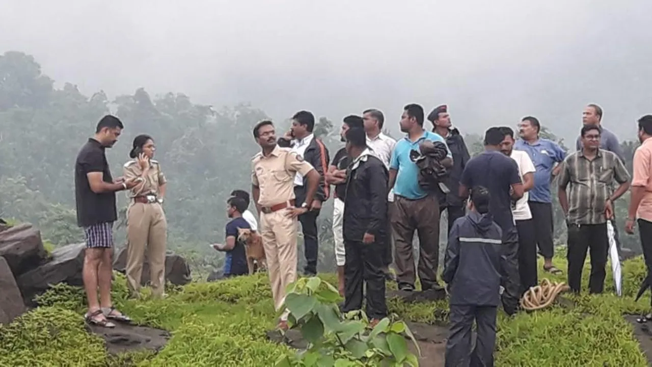 One dead, 106 rescued from Vasai waterfall in Maharashtra