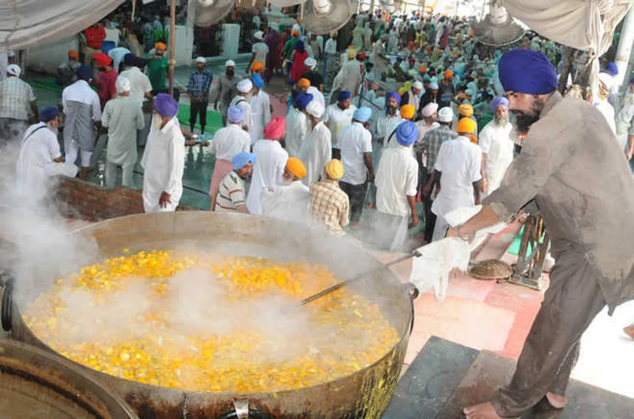 Sukhbir, Harsimrat thank PM Modi for “historic decision on GST waiver on Langar”