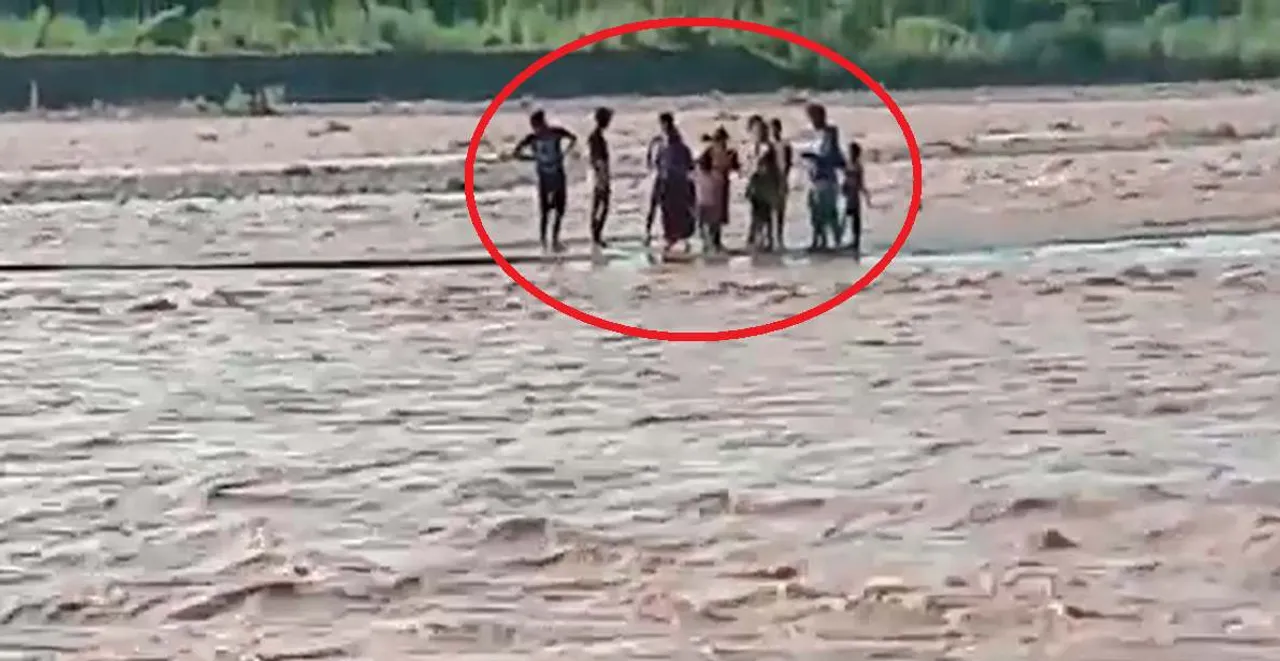 घग्गर नदी में डूबने से बचे 14 लोग, NDRF ने रेस्क्यू कर बचाया