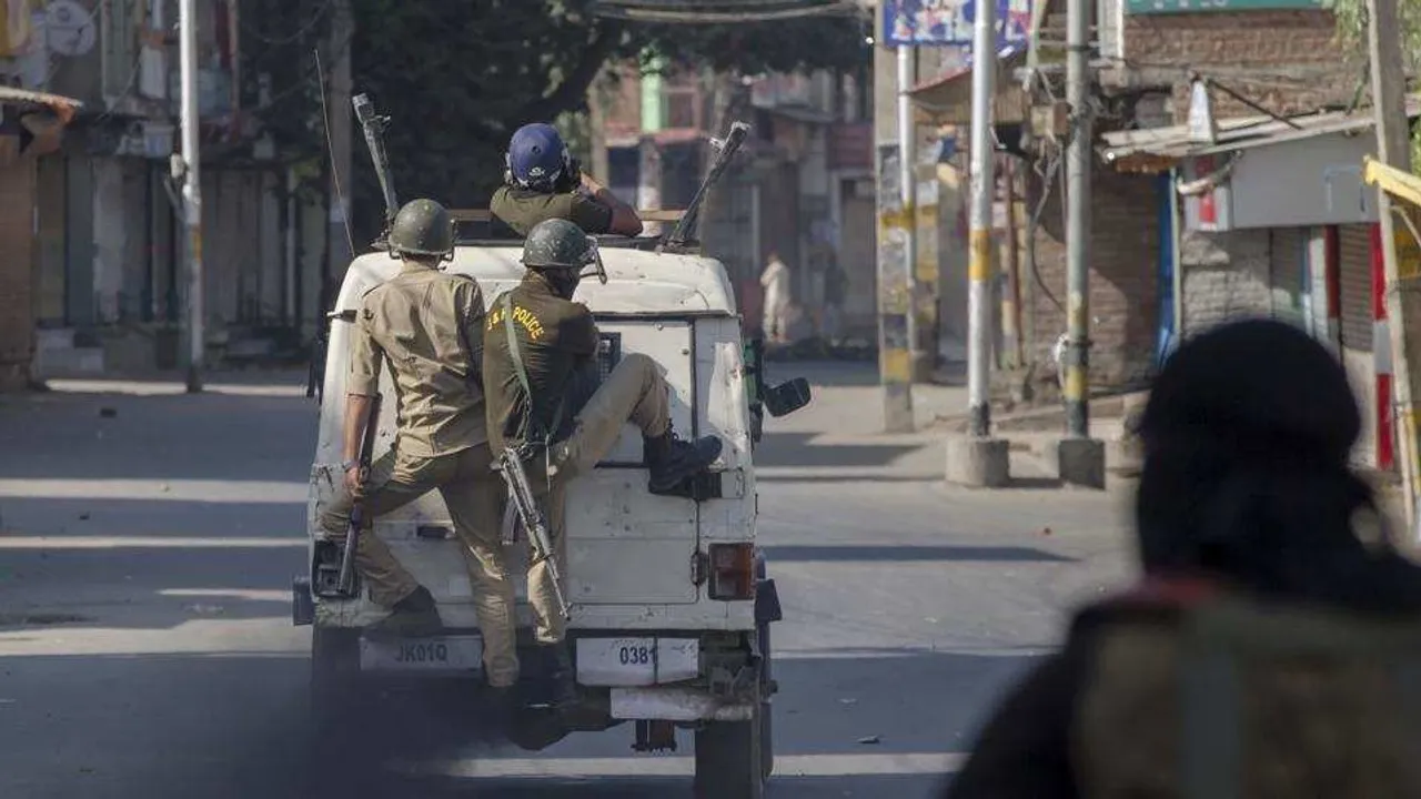 Hurriyat activist shot dead in Jammu and Kashmir