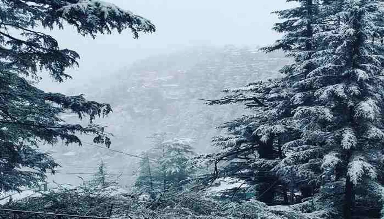 हिमाचल प्रदेश में मौसम ने फिर बदला रुख, बर्फबारी से तापमान में गिरावट
