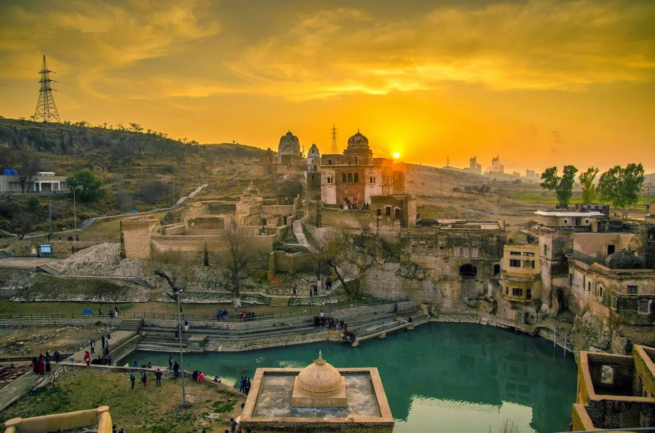 Pak SC sacks chairman of ETPB which manages Katas Raj temple