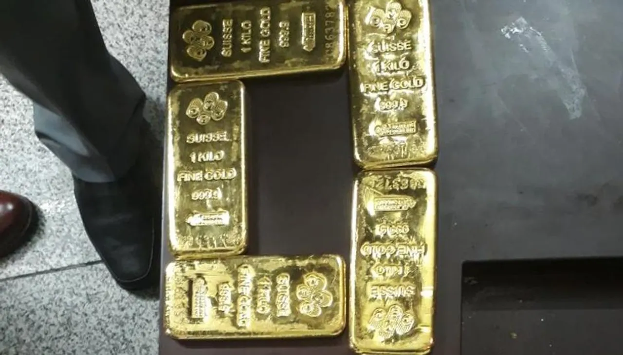 Delhi airport: Gold bars worth Rs 3cr found abandoned in toilet