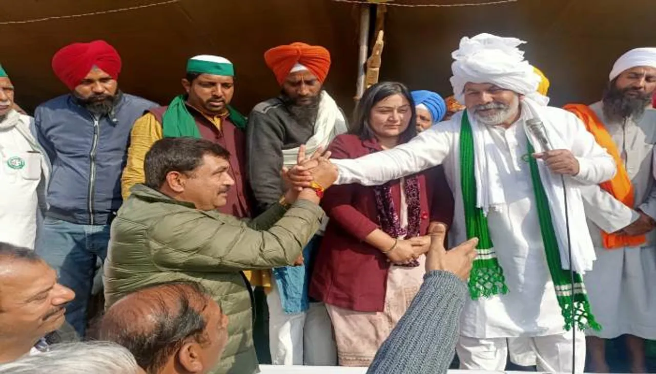 गाजीपुर बॉर्डर पहुंच विधायक बलराज कुंडू ने की किसान नेता राकेश टिकैत से मुलाकात