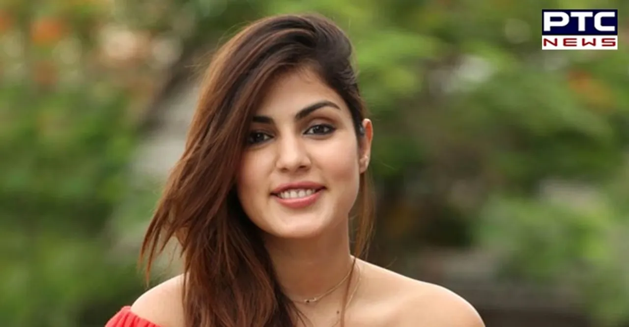 Rhea Chakraborty shares WhatsApp conversation with Sushant Rajput that show him calling sister 'manipulative'